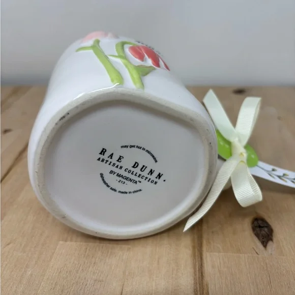 Rae Dunn MAMA Mug White Ceramic Pink Interior Floral Decor Black Lettering New - Picture 4 of 4